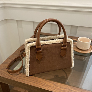 Nouveau sac en laine d'agneau grande capacité pour femme, sac à bandoulière tendance, sac fourre-tout portable pour étudiante - Product Image 3