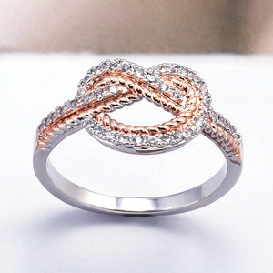 Anello Intrecciato a Cuore per Donne, Bicolore, Elegante, Regolabile, in Lega, Gioiello Romantico, Idea Regalo - Product Image 3