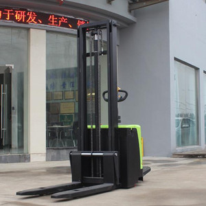 รถยกพาเลทไฟฟ้า 1.5 ตัน 2 ตัน แบบยืนขับ ชาร์จไฟได้ สำหรับคลังสินค้า ระยะยก 500 มม. - Product Image 2