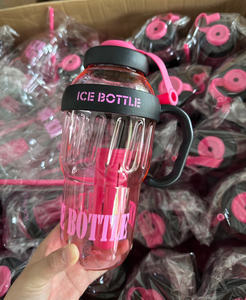 Botella de agua de plástico grande de 1400 ml con pajita a prueba de fugas, linda taza portátil para niños para deportes de verano. - Product Image 5