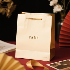 Sacs à emporter pour aliments en papier kraft recyclé orange, blanc et noir, personnalisables avec votre propre logo - Product Image 5