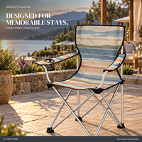 Chaise de jardin pliable robuste avec accoudoirs, porte-gobelet et motif logo personnalisé pour le glamping et les centres de villégiature