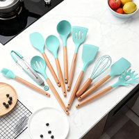 Ensemble d'ustensiles de cuisine en silicone écologique Chef Star 11 pièces, manche en bois, anti-rayures, résistant à la chaleur, anti-adhésif