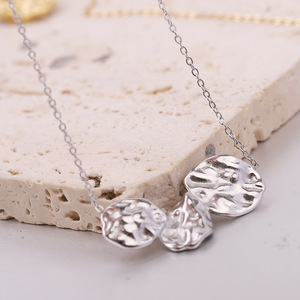 Collar de Acero Inoxidable con Diseño de Pétalos Irregulares, Estilo Europeo Americano, Joyería con Forma de Planta para Uso Diario - Product Image 2