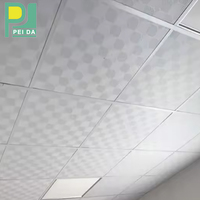 Panneau de plafond en PVC et plâtre, léger, moderne, carré, résistant au feu et à l'humidité, pour revêtement de plafond d'hôtel et d'appartement