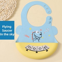 Vente en gros de bavoir pour bébé souple et confortable sans BPA Bouton de bavoir en silicone jetable à motif imprimé personnalisé et étanche pour bébé
