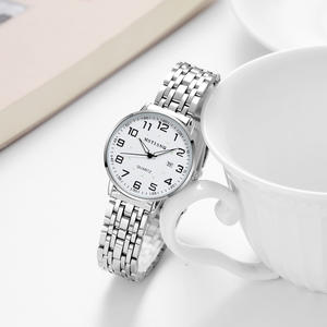 <span class=keywords><strong>Montre</strong></span> Tendance à Grands Cadrans Numériques et Bracelets en Acier, Quartz Non-Mécanique pour Hommes, Femmes, Personnes d'Âge Moyen et Parents Âgés, pour PC - Product Image 3