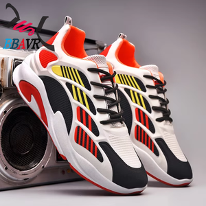 รองเท้าผ้าใบผู้ชายสีขาวสไตล์ลำลองรุ่นใหม่ปี 2021 จากโรงงานจีน - Product Image 6