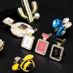 Pop Creatief Design Zoete Multicolor Luxe Decor Clog Onderdelen 3D Metaal Acryl Gouden Hanger Ambachten Kristal Parel Schoen Charms Clip - Product Image 3