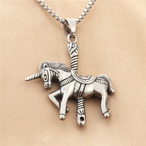 Yunnique Collier tendance rétro pour homme avec pendentif carrousel animalier en acier inoxydable 190100 - Product Image 2