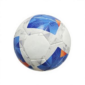 Ballon de football professionnel personnalisé n°5 en PVC et cuir PU durable pour les sports d'équipe et l'entraînement en extérieur - Product Image 5