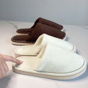 รองเท้าแตะแบบปิดนิ้วเท้า ผ้าขนแกะคอรัลสุดหรู พื้นรองเท้าทำจากอีวีเอ สำหรับใช้ในบ้าน/โรงแรม ซักได้ - Product Image 2