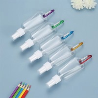 Bouteille de voyage de sport transparente en PETG de 60ml avec bouchon supérieur à rabat Bouteille de désinfectant pour les mains portable sans lavage Anneau Boucle Crochet Conception