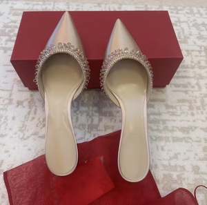 Escarpins à talon aiguille en satin champagne à bout pointu et bride arrière, ornés de franges en cristal, élégants pour mariage, mariée, soirée et cérémonie - Product Image 2