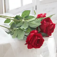 Ins人気の色の赤いバラの花の花瓶と茎のDIYウェディングブーケブライダルシャワーセンターピースパーティーバースデーギフト