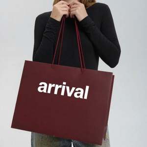 Bolsa de Mano de Papel Ecológica, Duradera y de Alta Calidad, con Logotipo Personalizado Impreso, para Empaque de Ropa de Mujer - Product Image 3