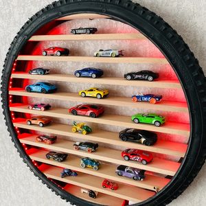 Estante Flotante de Madera para Exhibición de Autos de Juguete Montado en la Pared con Diseño de Neumático, Organizador de Garaje para Almacenamiento de Coches - Product Image 5