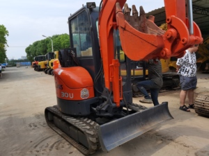 Hitachi 30U Crawler Excavator Black Compact Hydraulic Mini Excavator - Product Image 5