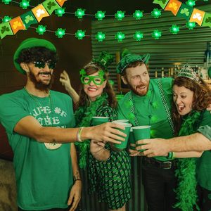 Décorations <span class=keywords><strong>de</strong></span> la Saint-Patrick Guirlandes lumineuses 10FT 30LED Green Shamrock Guirlandes lumineuses à piles Fairy Lucky Clover Lights - Product Image 4
