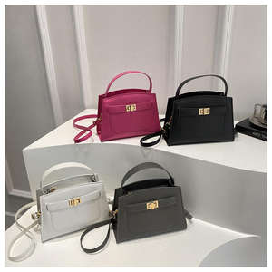 Nuevo bolso bandolera cuadrado informal y moderno para mujer, bolso de mano duradero de cuero PU - Product Image 4