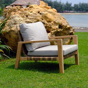 Sillón Andorra con Madera de Teca Resistente y Tejido de Ratán Intrincado, Ofrece Comodidad, Ideal para Espacios Exteriores. - Product Image 4