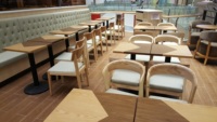 Ensemble table et chaises de restaurant contemporain en cuir et bois pour cafés et hôtels (FOH-BC45)