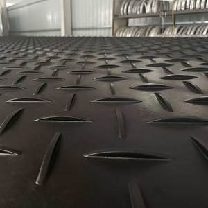 Tapis de protection du sol en HDPE composite pour excavatrice lourde, pour utilisation temporaire sur route, découpe sur mesure, léger et durable en plastique - Product Image 3