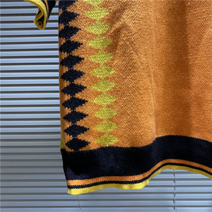 Maglione Polo Corto da Uomo con Colletto a Contrasto e Logo Ricamato Jacquard a Cinque Colori - Vendita all'Ingrosso - Product Image 6