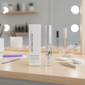 กาวติดขนตาแบบแปรง ยี่ห้อไพรเวทเลเบล ใช้งานง่าย ติดทนนาน ความหนืดพอดี ไม่เหลวเกินไป ไม่แข็งเกินไป - Product Image 3