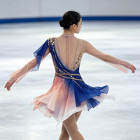 Robe de patinage artistique à col rond dégradé bleu-rose, manches asymétriques, dos ouvert en maille, jupe ornée de strass pour adultes et enfants