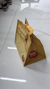 กระเป๋าช้อปปิ้งทรงกล่องขนาดกลาง ผลิตจากผ้า PP ทอ แบบสะพายไหล่ สีสันตามสั่ง ผลิตในเวียดนาม  แบบ OEM ODM  เคลือบ BOPP  สำหรับไลฟ์สไตล์ใหม่ - Product Image 6