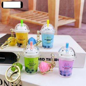 Mini llavero de plástico con figuras de animales en 3D, llavero de plástico con arena movediza, regalo personalizado, colgante de muñeca artesanal de PVC - Product Image 1