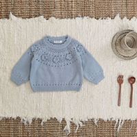Ensemble de vêtements pour bébé fille, pull en coton uni à fleurs crocheté à la main, tendance automne, style doux (ensemble 3 pièces) 2026