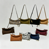 Sac bandoulière Hobo en cuir PU grainé avec logo personnalisé pour femme, couleur unie, à franges, pour le quotidien