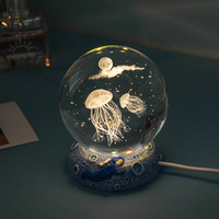 Vente en gros de veilleuse boule de cristal 3d série océan lampe de gravure laser en cristal 3d boule de cristal en verre Usb