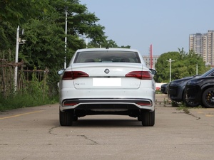 VW Bora Gasolina Coche Sedán 1,2 T 2025 como Autos Usados de Exportación - Product Image 3