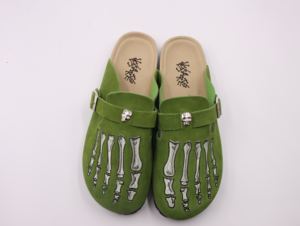 Pantoufles unisexes, pantoufles plates antidérapantes, pantoufles personnalisées en forme d'os, pantoufles d'extérieur, décontractées - Product Image 4