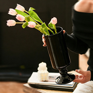 <span class=keywords><strong>Vase</strong></span> en verre noir rétro sur pied, récipient de luxe esthétique Hepburn, centre de table design de niche pour arrangement floral - Product Image 4