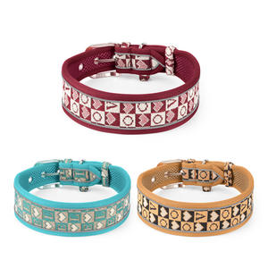 طوق كلاب قابل للتعديل للعطلات، مصنوع من النايلون المتين مع إبزيم سريع التحرير، نمط قلوب لعيد الحب باللونين الأحمر والأسود - Product Image 5