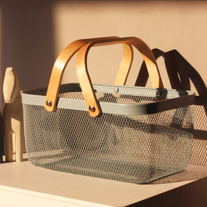 Panier de rangement en fil métallique pour cuisine, dortoir, bureau – Idéal pour légumes, fruits, collations, articles divers – Conception creuse avec poignée intégrée - Product Image 3