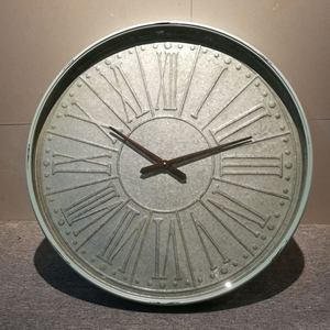 Grande horloge murale ronde en métal rustique, affichage à quartz simple face, aiguilles minimalistes, pour salon, fonctionne à piles, décoration d'intérieur - Product Image 1