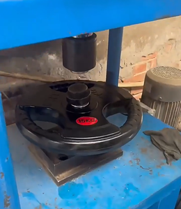 XFY Plaques de poids pleines en caoutchouc noires à 3 trous pour haltères 5lb 10lb 15lb 55lb, pour musculation, exercices des bras, durables, <span class=keywords><strong>bureau</strong></span>/salle de sport - Product Image 6