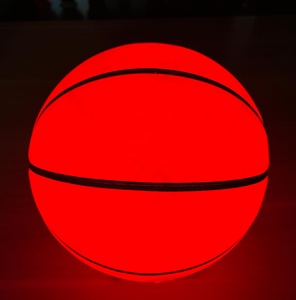 <span class=keywords><strong>Basket</strong></span>-ball lumineux à LED rechargeable de taille 7 pour adultes <span class=keywords><strong>basket</strong></span>-ball en caoutchouc brillant lumineux imprimé de logo personnalisé qui brille dans le noir - Product Image 4