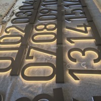 Panneau de parking rétroéclairé en acier inoxydable noir peint haut de gamme + acrylique, apprécié des clients fidèles, signalétique personnalisée pour hôtels