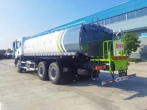 Camión Cisterna de Agua Dongfeng 4X2 de 20000L de Fabricante Confiable para Control de Polvo en Obras de Construcción y Limpieza Urbana - Product Image 6