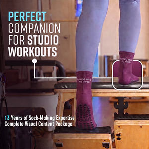 Calcetines de Pilates BiLu Personalizados para Mujer, Antideslizantes, para Yoga y Barre, Transpirables, Acolchados, con Logotipo - Product Image 3
