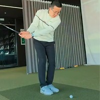 SwingPerfect Golf Entraîneur de swing en fibre de carbone à double connexion de bras, anti-rupture du coude et du poignet, pour le putting et le chipping, aides à l'entraînement au swing