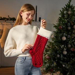 Nueva llegada Cable grande tejido Borgoña verde y marfil colgando 18 pulgadas medias de <span class=keywords><strong>Navidad</strong></span> con flecos <span class=keywords><strong>en</strong></span> los puños - Product Image 4