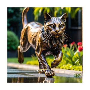 Adornos de jardín de metal Escultura de gato Estatua de gato artesanal de bronce Estatua de animales domésticos de tamaño natural Estatua de latón - Product Image 1