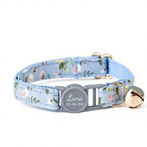 Collier pour chat en velours uni coloré Breakaway avec nœud papillon et laisse personnalisée, gravure personnalisée du nom du chaton, boucle de sécurité gratuite dorée - Product Image 1